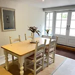 Beautiful Flat In Harrogate, 2 Kingsize Beds 아파트 *