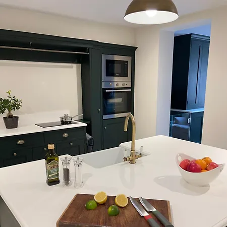 Beautiful Flat In Harrogate, 2 Kingsize Beds 해러게이트