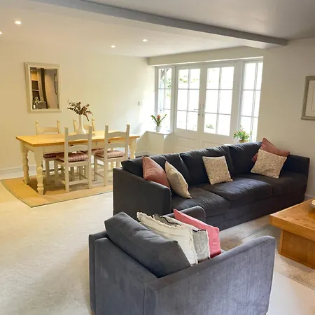 Beautiful Flat In Harrogate, 2 Kingsize Beds 해러게이트