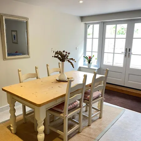 Beautiful Flat In Harrogate, 2 Kingsize Beds 아파트 *