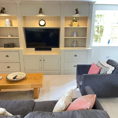 Апартаменты Beautiful Flat In Harrogate, 2 Kingsize Beds Харрогейт